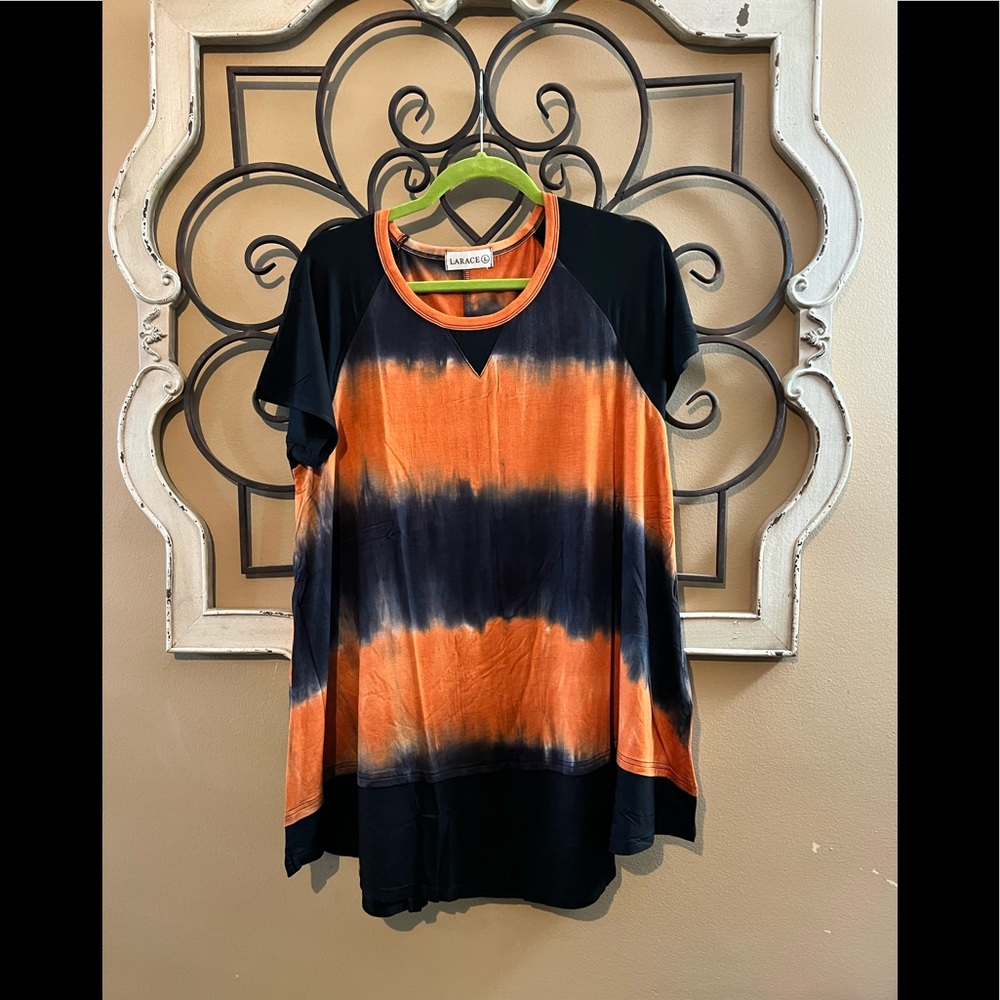 NWOT Large Larace Tunic💚💚💚 (3 for $25)